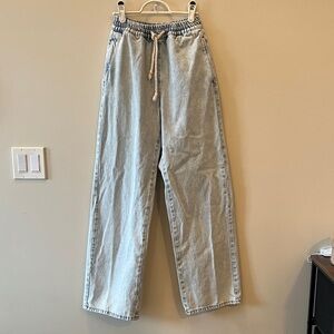 Pull & Bear Light Wash Drawstring Waist Wide Leg Jeans *read